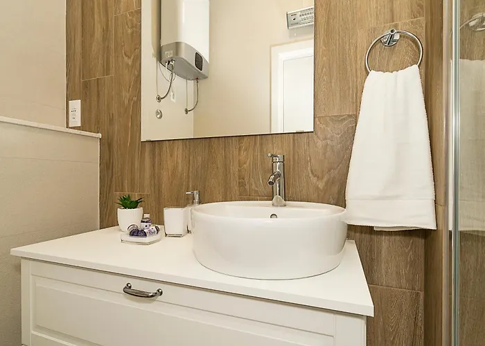 Marcel Apartment Split